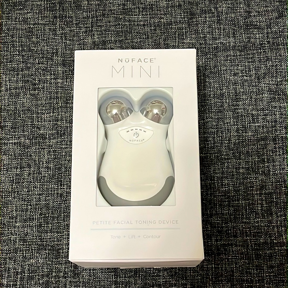 NWT NuFace Mini Facial Device (with free gift!)